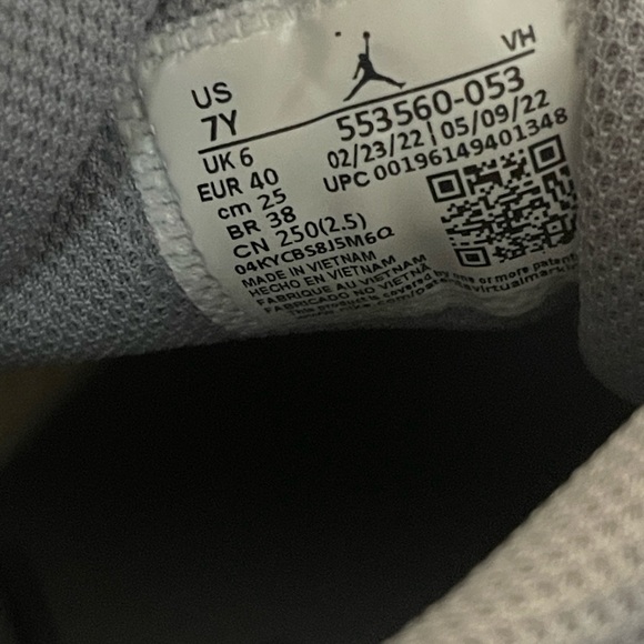 Air Jordan 1 Low GS 'Vintage Grey' 553560-053 7Y Women's Size 8.5 - Picture 6 of 7